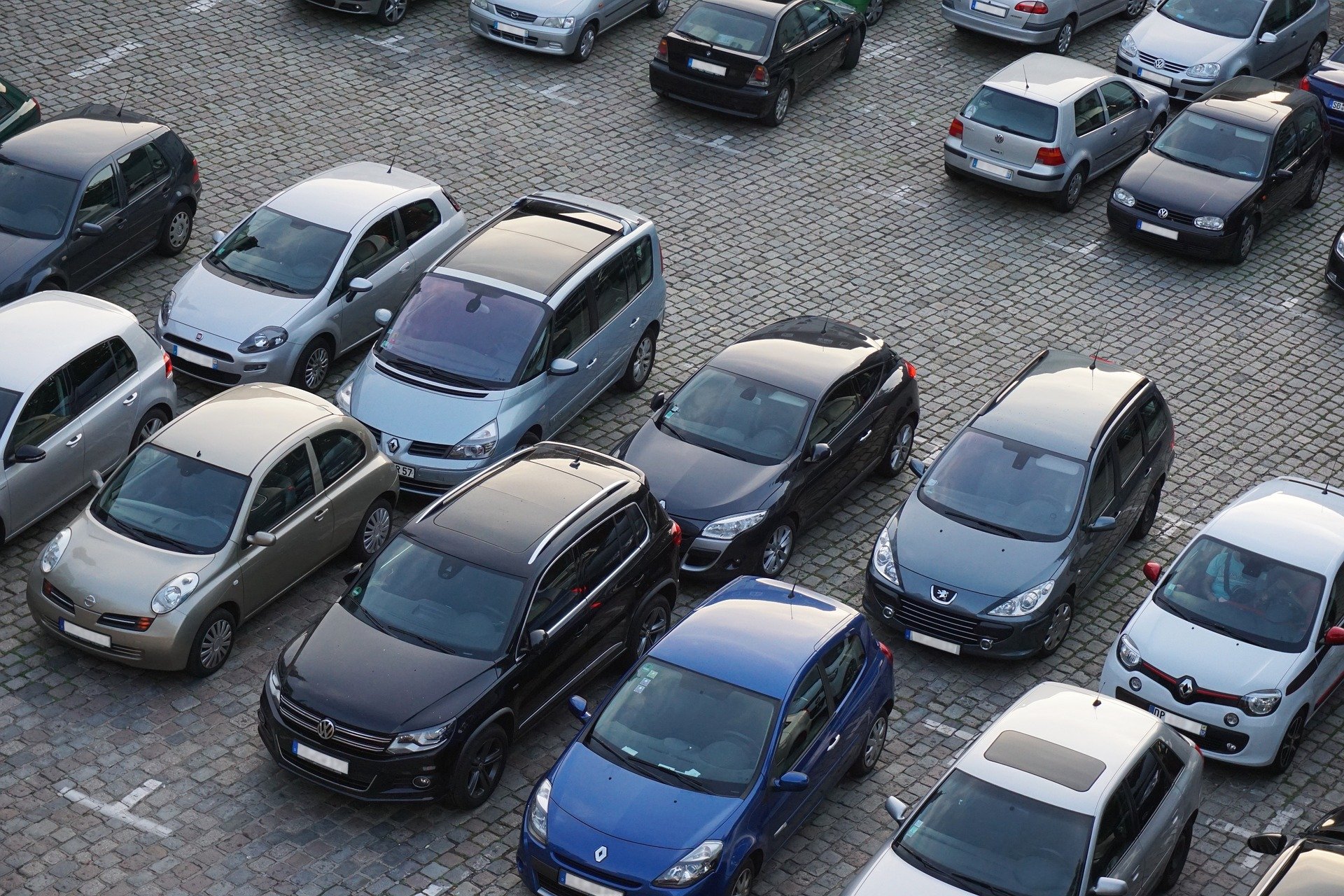 parking-825371_1920