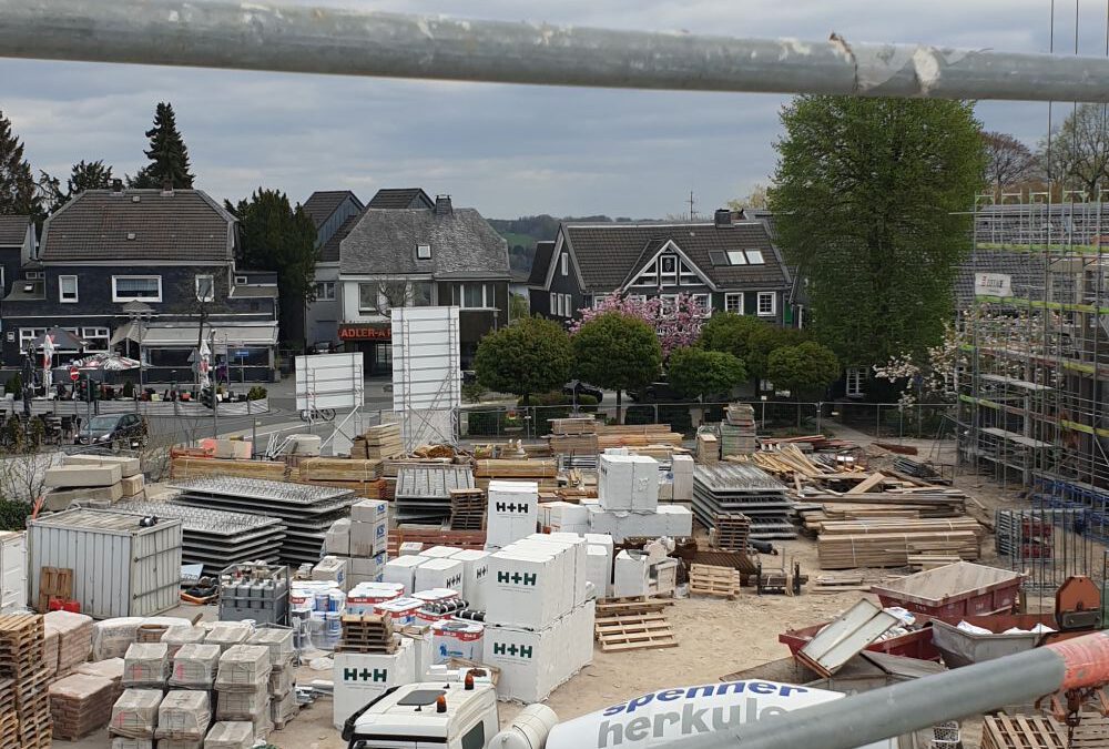 Die AG 60+ auf der Baustelle Loches Platz 21.04.2022
